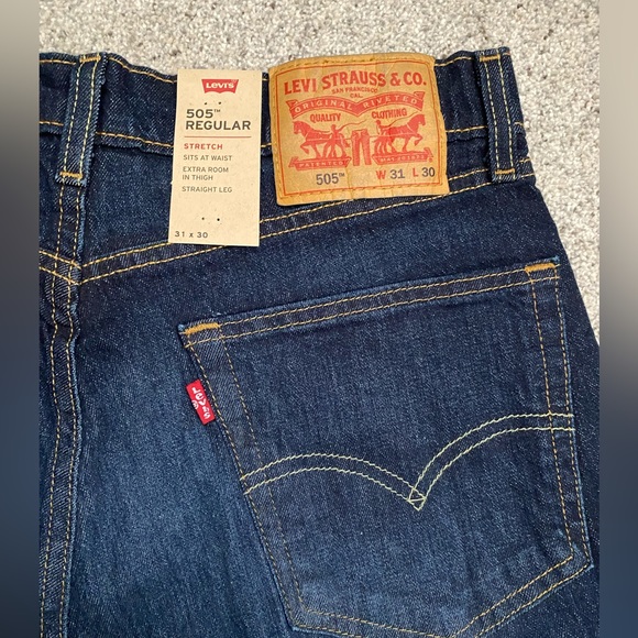 Levi’s 505 Regular Straight Fit Jean - Picture 4 of 9
